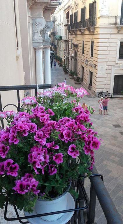B&B Arco Dell'Orologio ตราปานี ภายนอก รูปภาพ